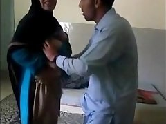 Pakistani Bhavi And Neighour Quick Masti in bedroom - Wowmoyback