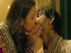 Parineeti chopra back to back kissing Sushant Singh Rajput