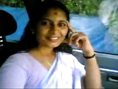 Kerala Aunty Shanthi boob Show in Omni Van